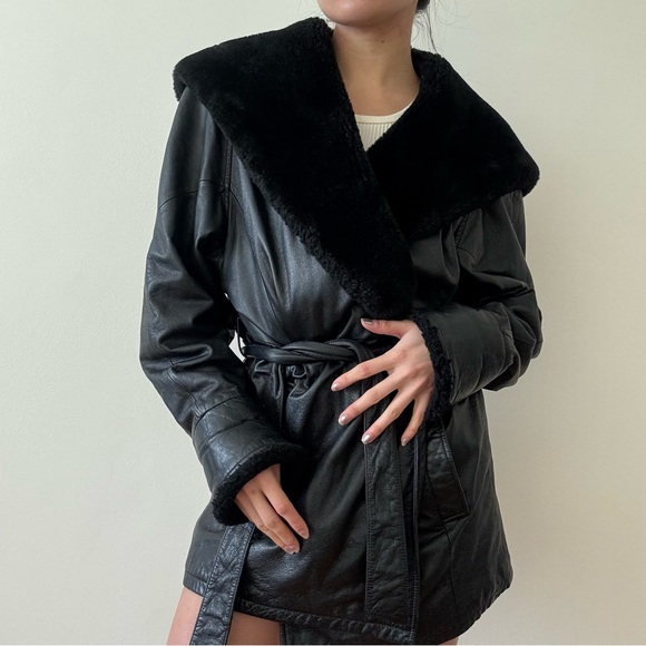 Vintage leather and faux fur hooded jacket - Picture 2 of 6